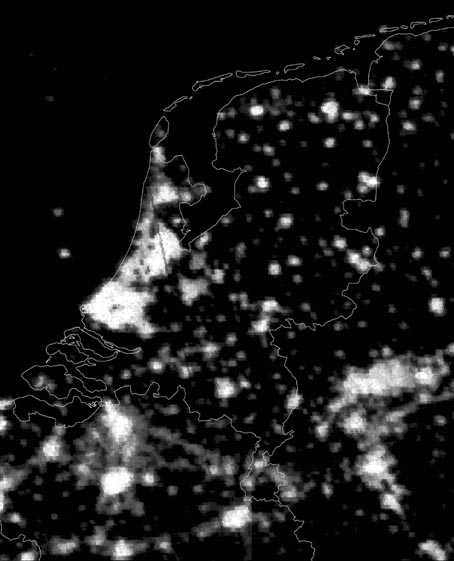 Figuur Verlichting in de nacht, satellietfoto NOAA, 1994.. In de rest van de tekst wordt deze figuur uitgebreider uitgelegd.